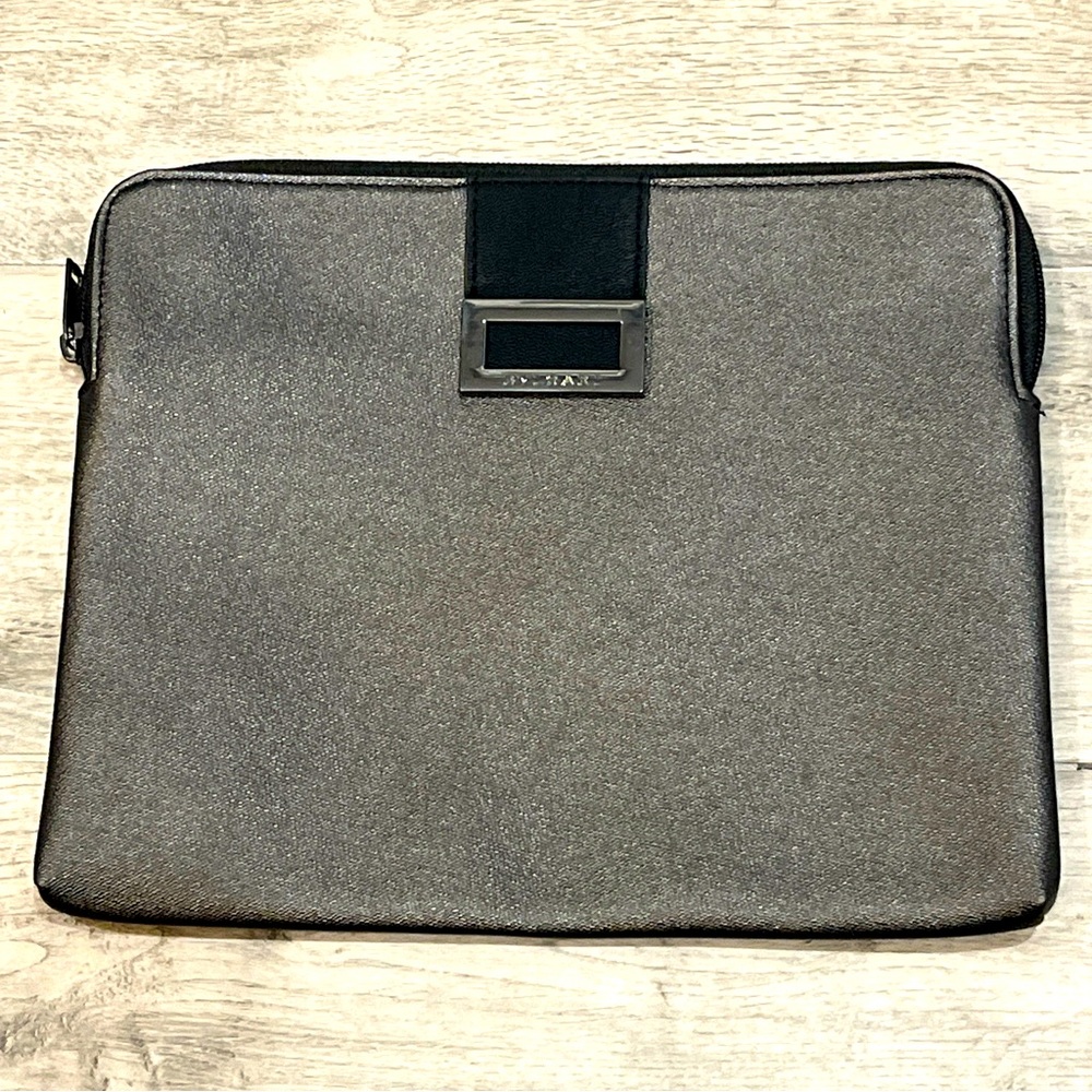 BVLGARI‎ Zip Close Makeup Bag Travel Toiletries Silver Gray Sparkle